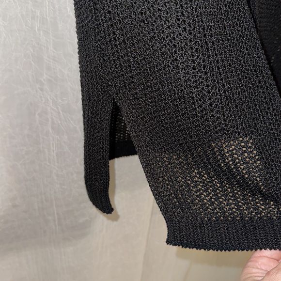 Black Sleeveless Sweater Vest - Picture 7 of 14